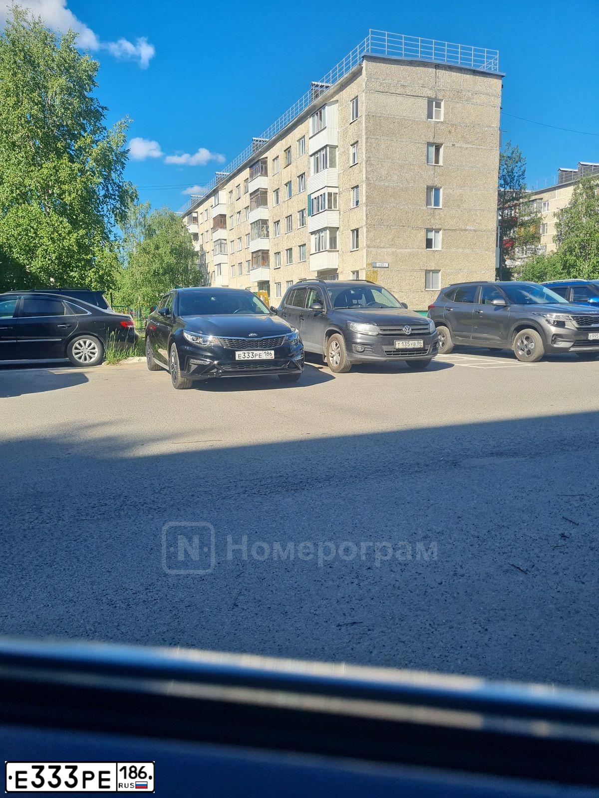 Фото автомобиля KIA MAGENTIS  OPTIMA, 2019 — госномер Е333РЕ186. Цвет: ЧЕРНЫЙ