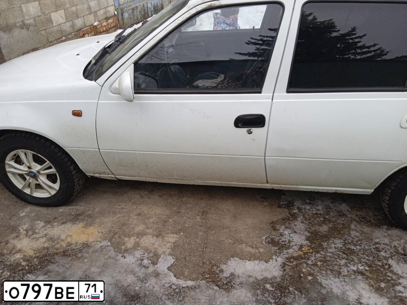 Фото автомобиля DAEWOO NEXIA, 2003 — госномер У651СВ31. Цвет: Белый