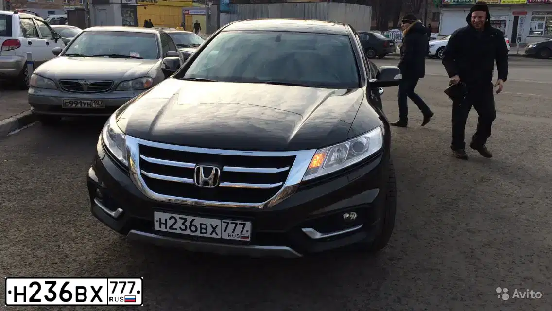 Фото автомобиля HONDA CROSSROAD, 2014 — госномер Р015КТ40. Цвет: КОРИЧНЕВЫЙ ТЕМНЫЙ
