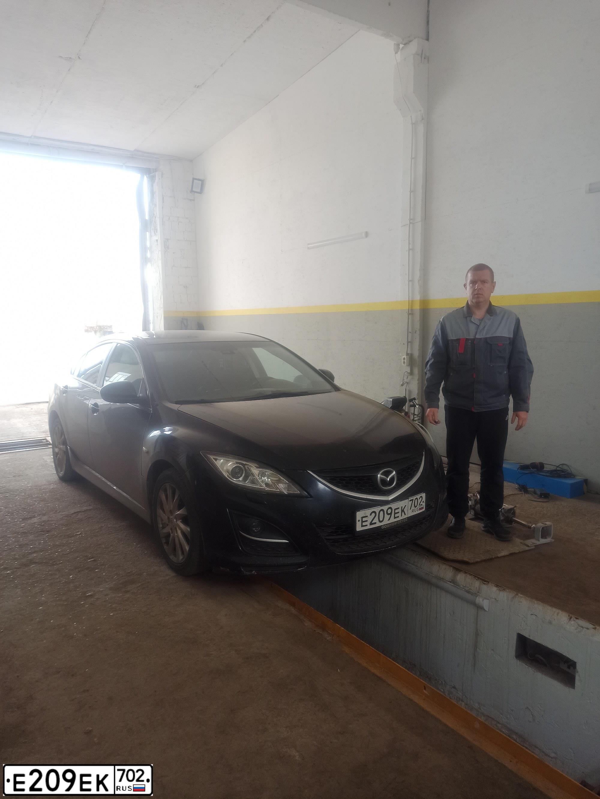Фото автомобиля MAZDA 6, 2010 — госномер У180МТ18. Цвет: ЧЕРНЫЙ