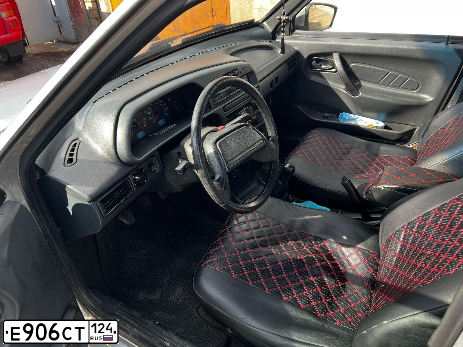 Фото автомобиля ЛАДА 211440 LADA SAMARA, 2012 — госномер Р688ВТ32. Цвет: СВЕТЛО-СЕРЕБРИСТЫЙ МЕТАЛЛ