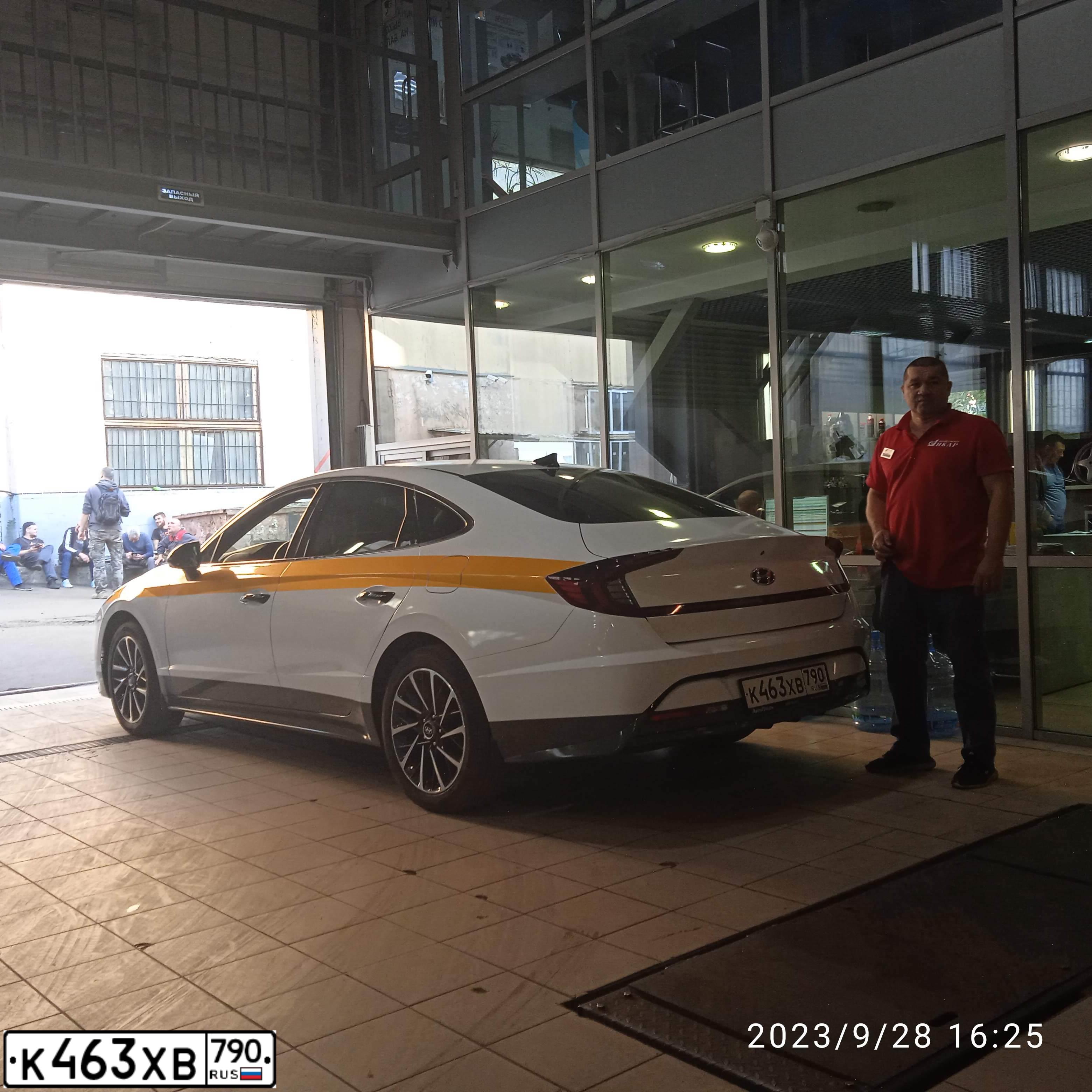 Фото автомобиля HYUNDAI SONATA, 2020 — госномер Р641ОР797. Цвет: ЧЕРНЫЙ