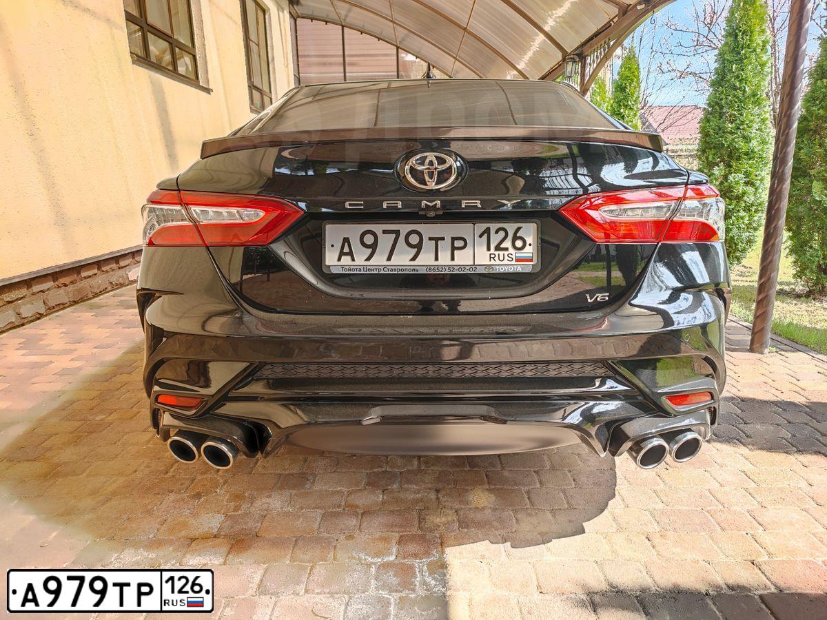 Фото автомобиля TOYOTA CAMRY, 2019 — госномер С141ВН126. Цвет: ЧЕРНЫЙ МЕТАЛЛИК