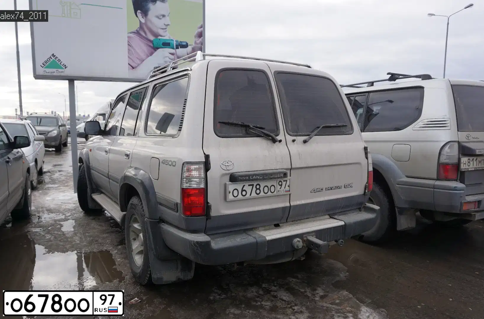 Фото автомобиля TOYOTA LANDCRUISER 200, 2018 — госномер О678ОО97. Цвет: КРАСНО-КОРИЧНЕВЫЙ