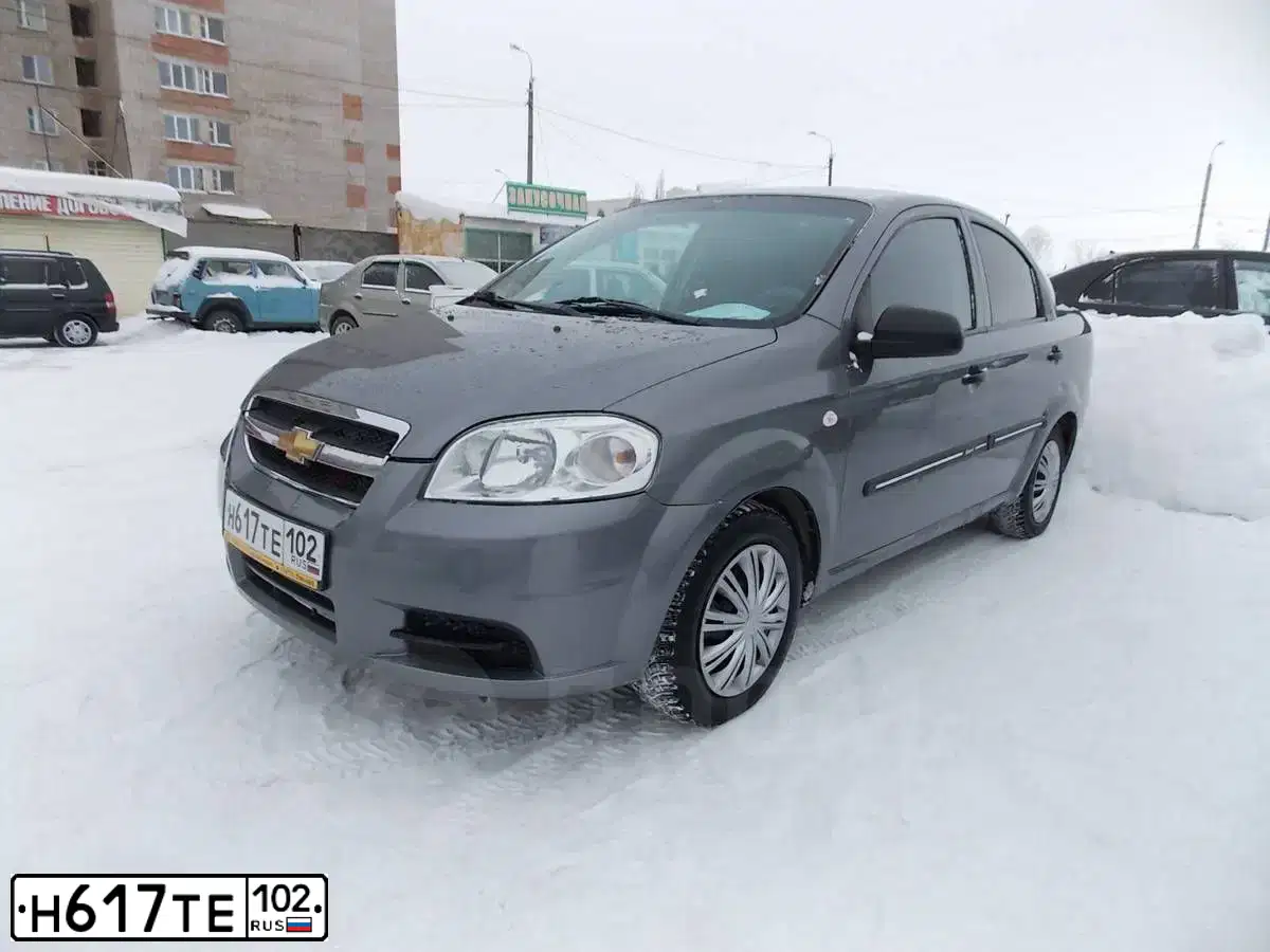 Фото автомобиля CHEVROLET AVEO, 2006 — госномер Т805МЕ102. Цвет: Серый