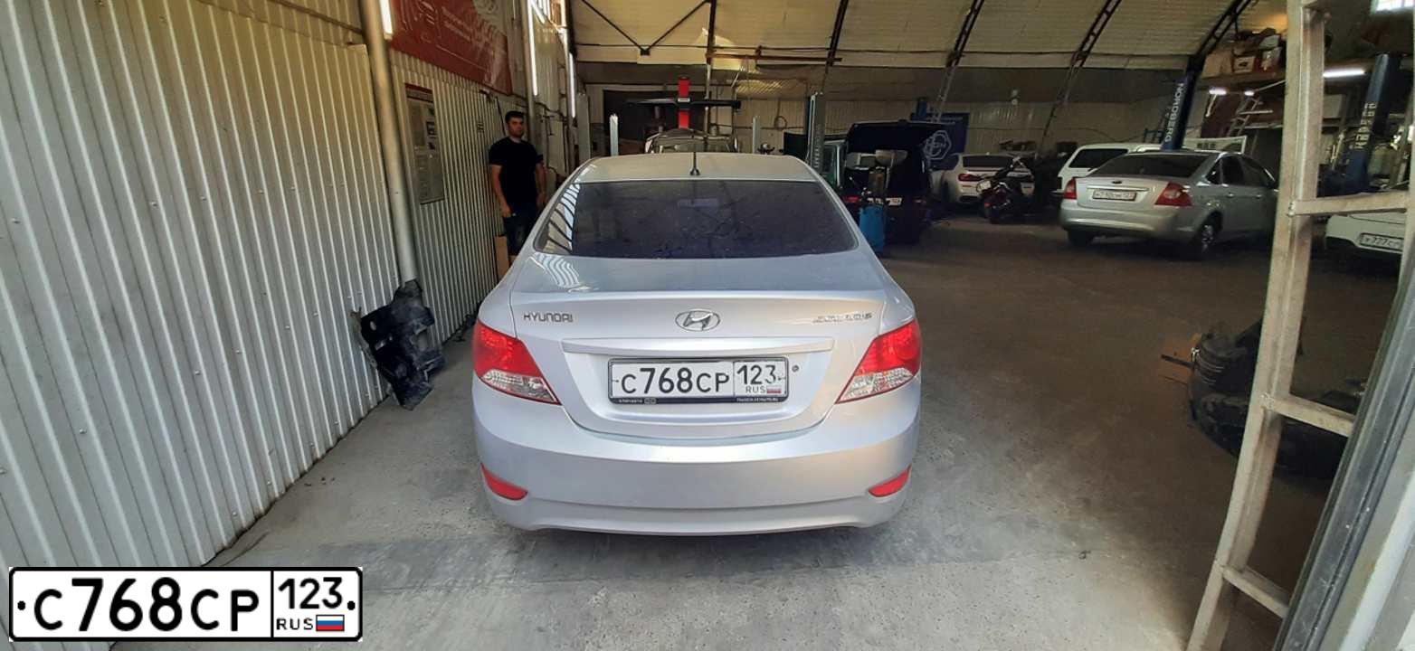 Фото автомобиля HYUNDAI SOLARIS, 2013 — госномер С768СР123. Цвет: СЕРЕБРИСТЫЙ
