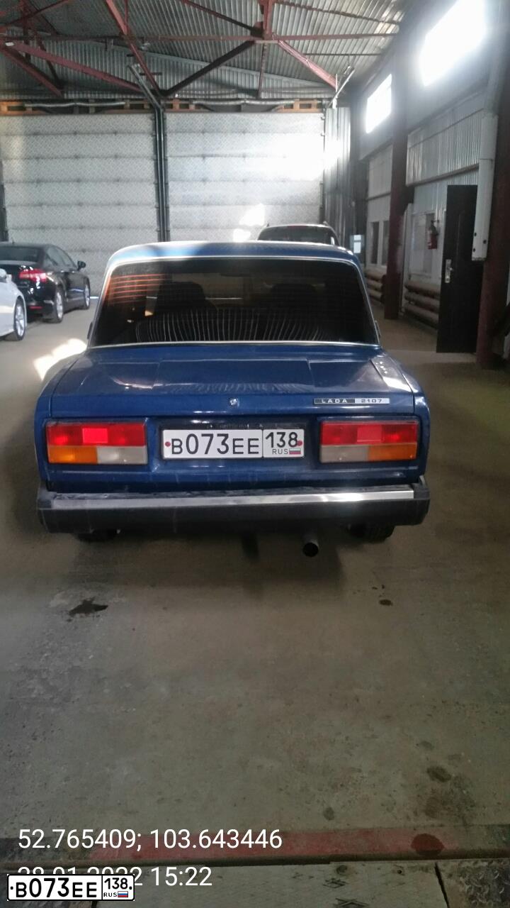 Фото автомобиля LADA 2107 LADA, 2008 — госномер В073ЕЕ138. Цвет: сине-зеленый