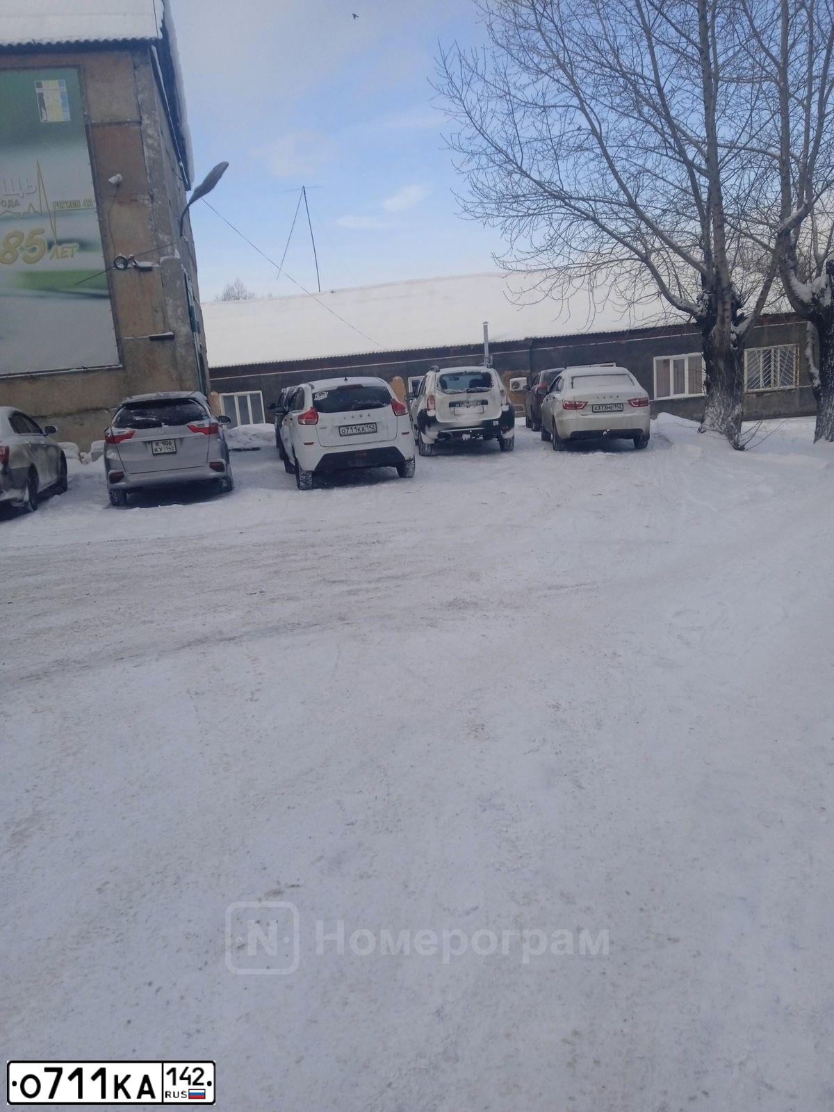 Фото автомобиля LADA XRAY, 2018 — госномер О711КА142. Цвет: Белый