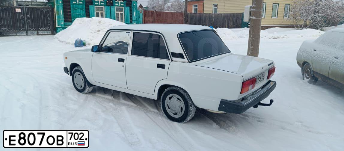Фото автомобиля LADA 2105, 2010 — госномер В614МК102. Цвет: Белый