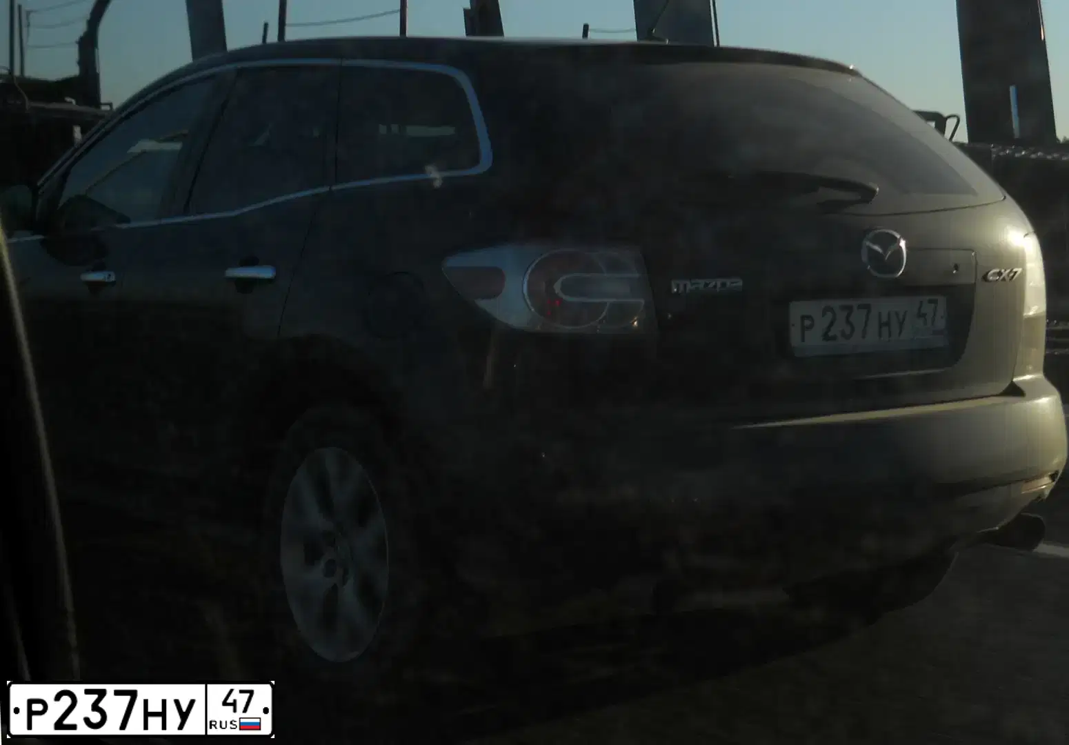 Фото автомобиля MAZDA CX-7, 2008 — госномер Р237НУ47. Цвет: ЧЕРНЫЙ