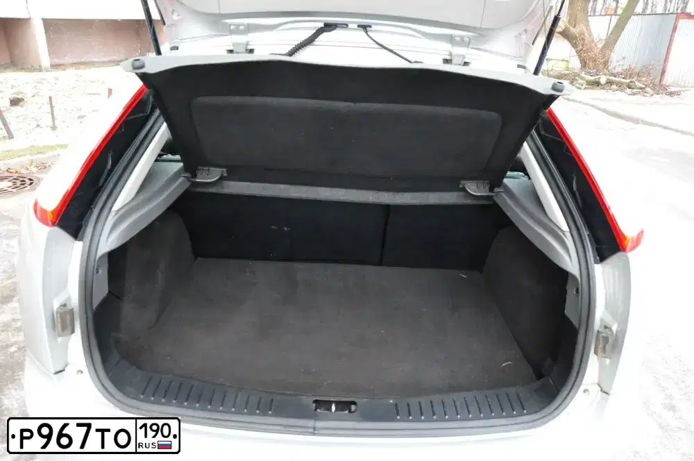 Фото автомобиля FORD FOCUS, 2008 — госномер Х868АТ181. Цвет: Серебристый