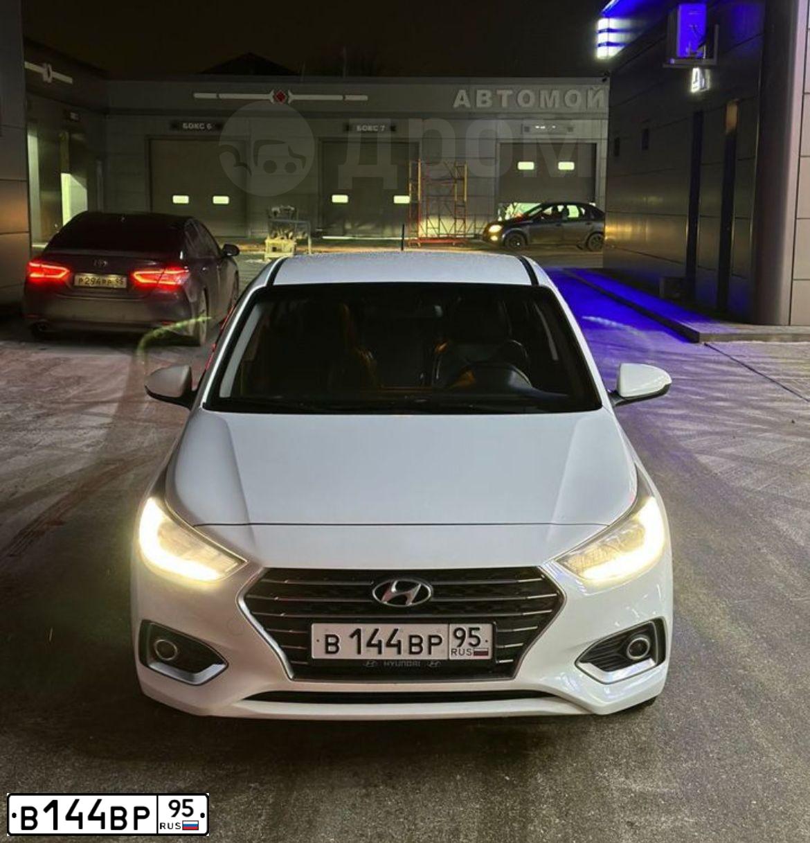 Фото автомобиля HYUNDAI SOLARIS, 2017 — госномер У234РУ777. Цвет: Белый
