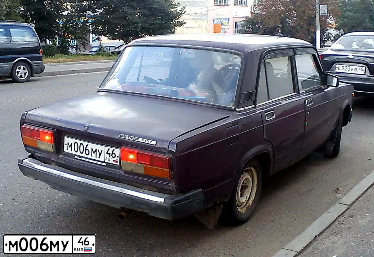 Фото автомобиля LADA 2104, 2002 — госномер Р448НР46. Цвет: ТЕМНО-БОРДОВЫЙ
