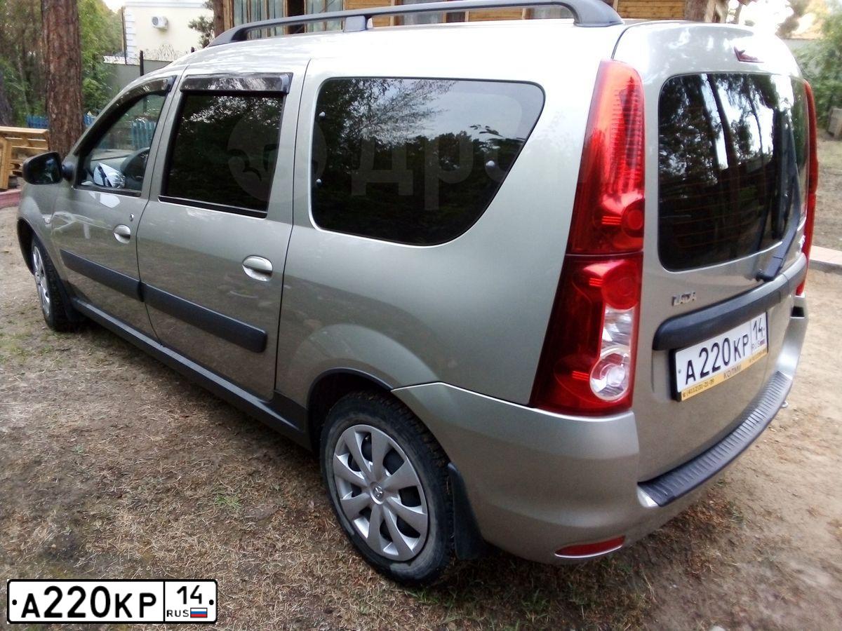 Фото автомобиля LADA LARGUS, 2013 — госномер А220КР14. Цвет: СЕРО-БЕЖЕВЫЙ