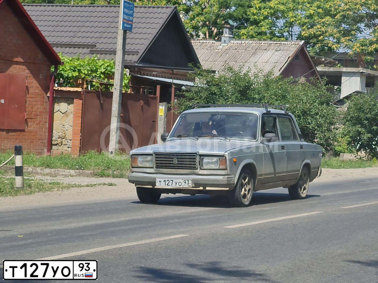 Фото автомобиля LADA 2107, 2011 — госномер Р035ВК323. Цвет: СВЕТЛО-СЕРЕБРИСТЫЙ МЕТАЛЛ