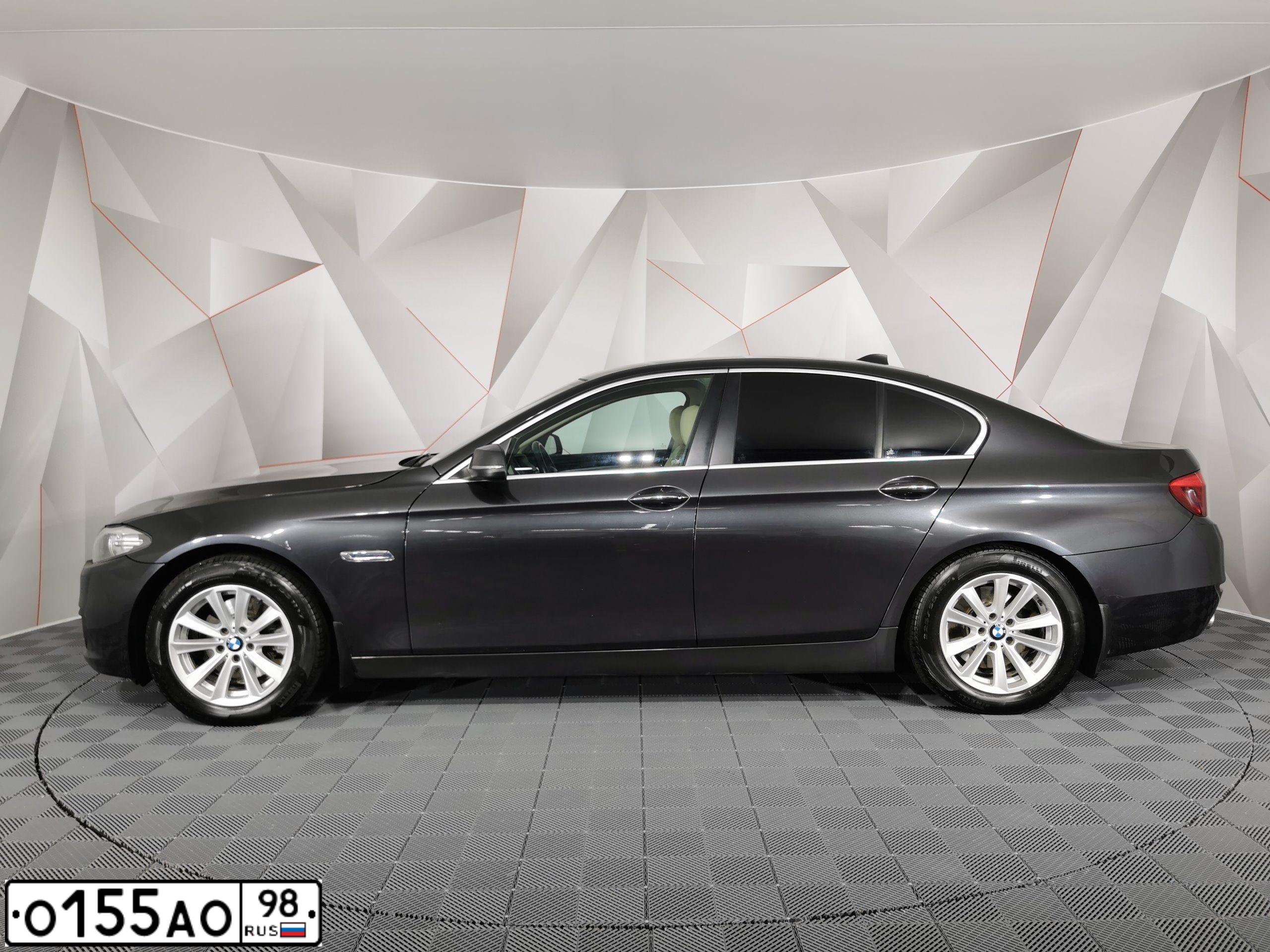 Фото автомобиля BMW SERIE 5, 2013 — госномер О155АО98. Цвет: ТЕМНО-СЕРЫЙ