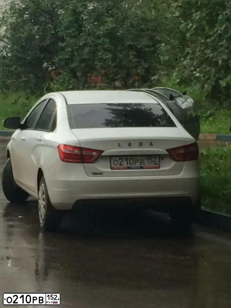 Фото автомобиля LADA VESTA, 2017 — госномер О210РВ152. Цвет: Белый