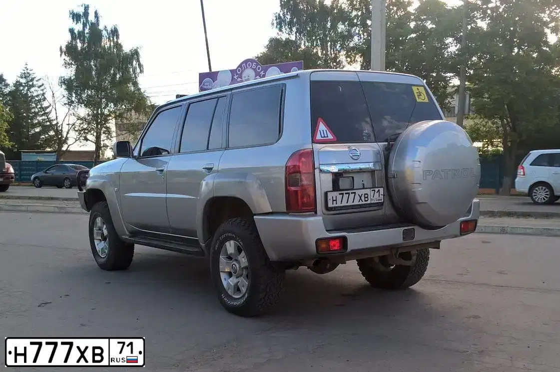 Фото автомобиля NISSAN PATROL, 2008 — госномер Н777ХВ71. Цвет: СЕРЕБРИСТЫЙ