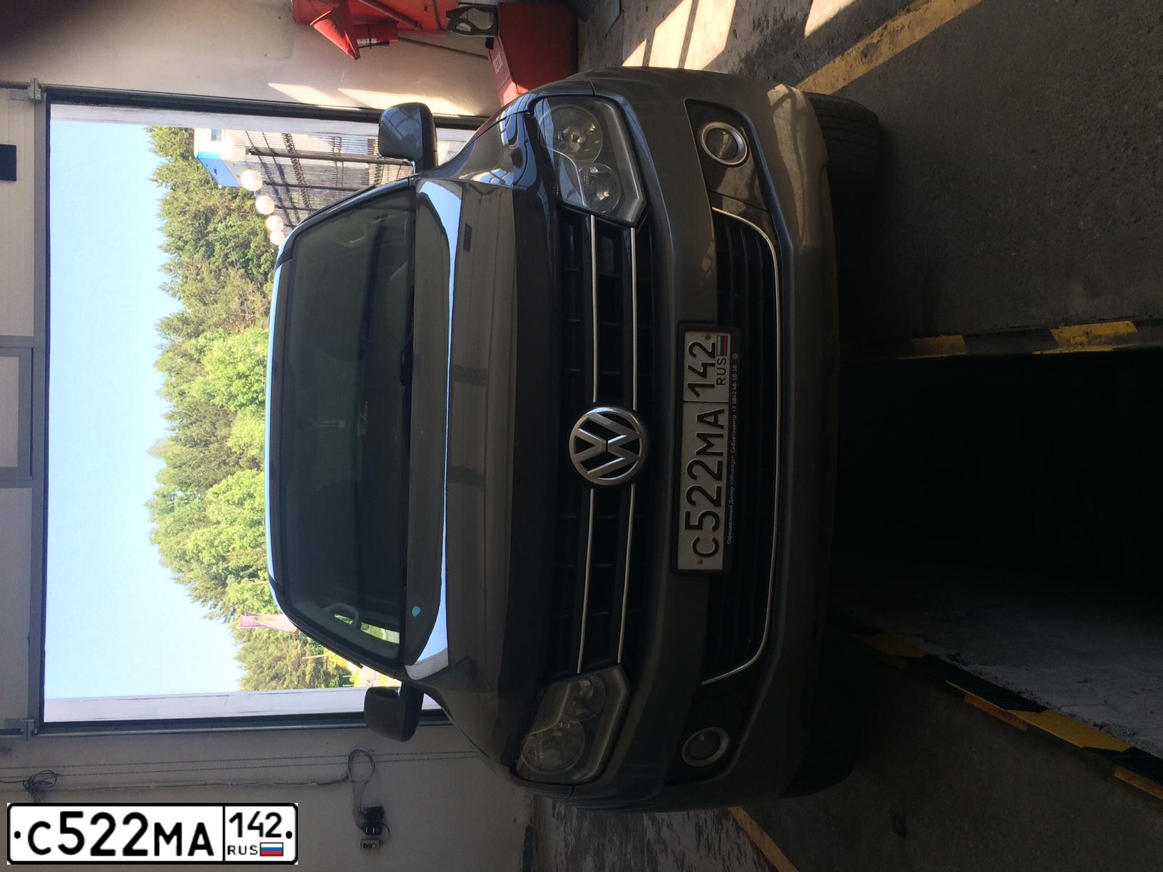 Фото автомобиля VOLKSWAGEN AMAROK, 2012 — госномер С522МА142. Цвет: СЕРЫЙ