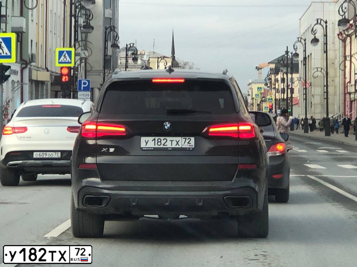Фото автомобиля BMW X5 XDRIVE30D СV69, 2021 — госномер У182ТХ72. Цвет: ЧЕРНЫЙ