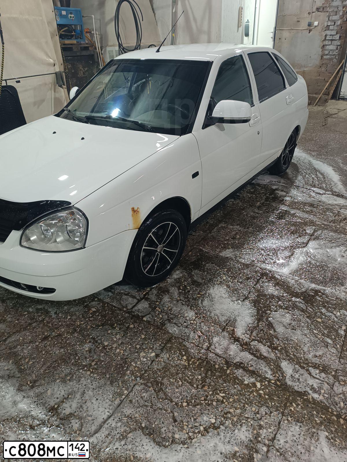 Фото автомобиля LADA 2172 PRIORA, 2012 — госномер Н580МВ142. Цвет: Белый