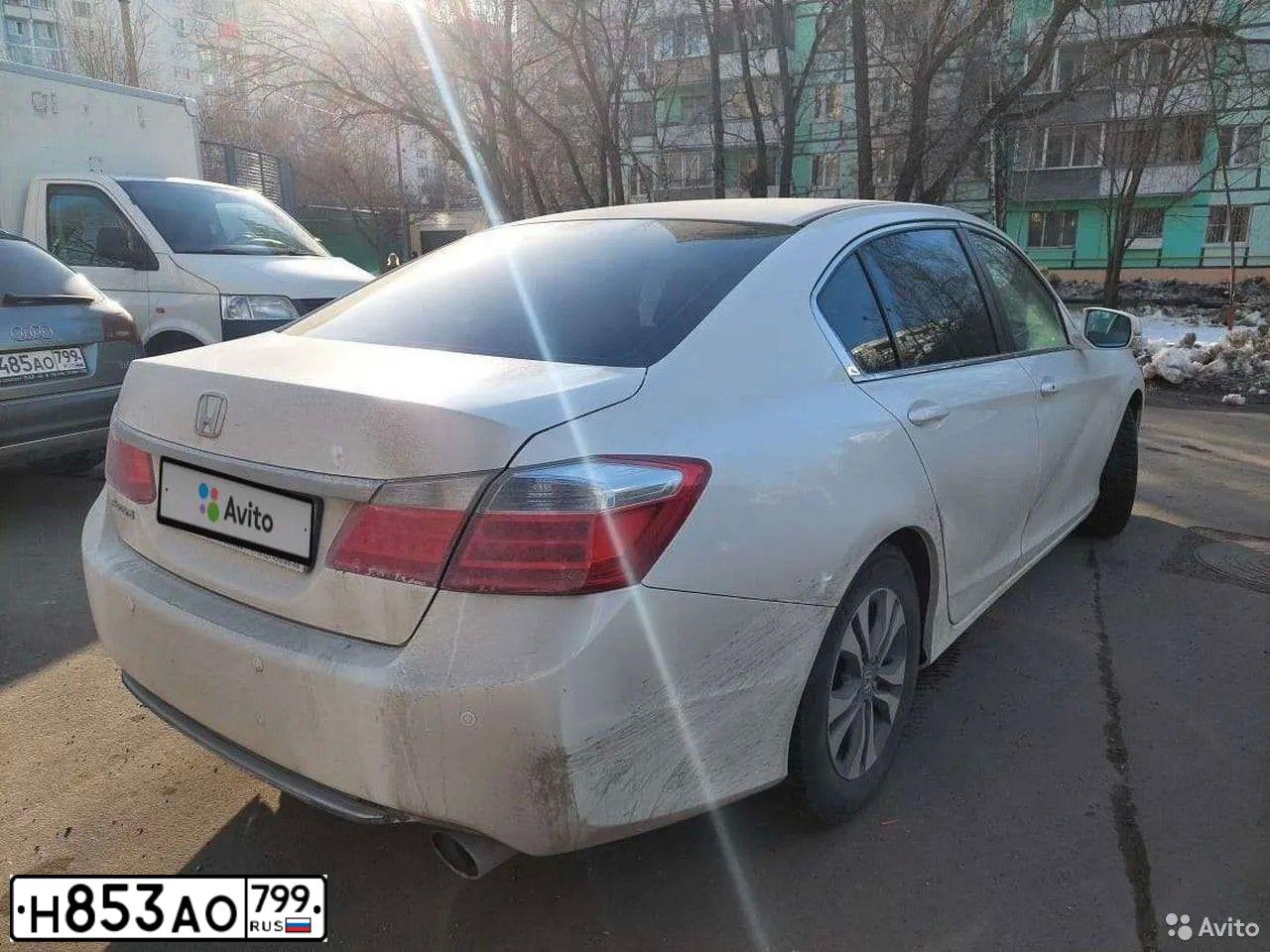 Фото автомобиля KIA RIO, 2017 — госномер Н853АО799. Цвет: Серебристый
