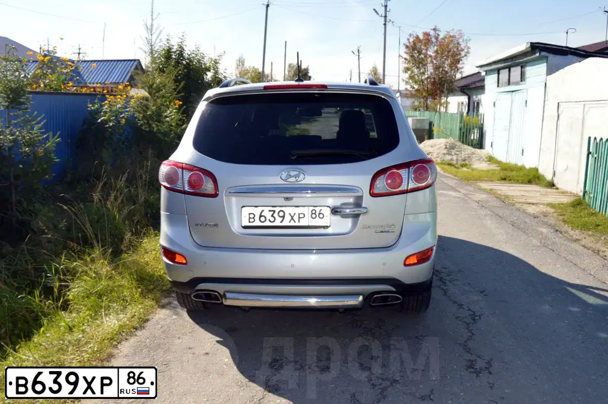Фото автомобиля ХЕНДЭ SANTA FE 2.4 AT, 2011 — госномер Х149НА72. Цвет: Серебристый