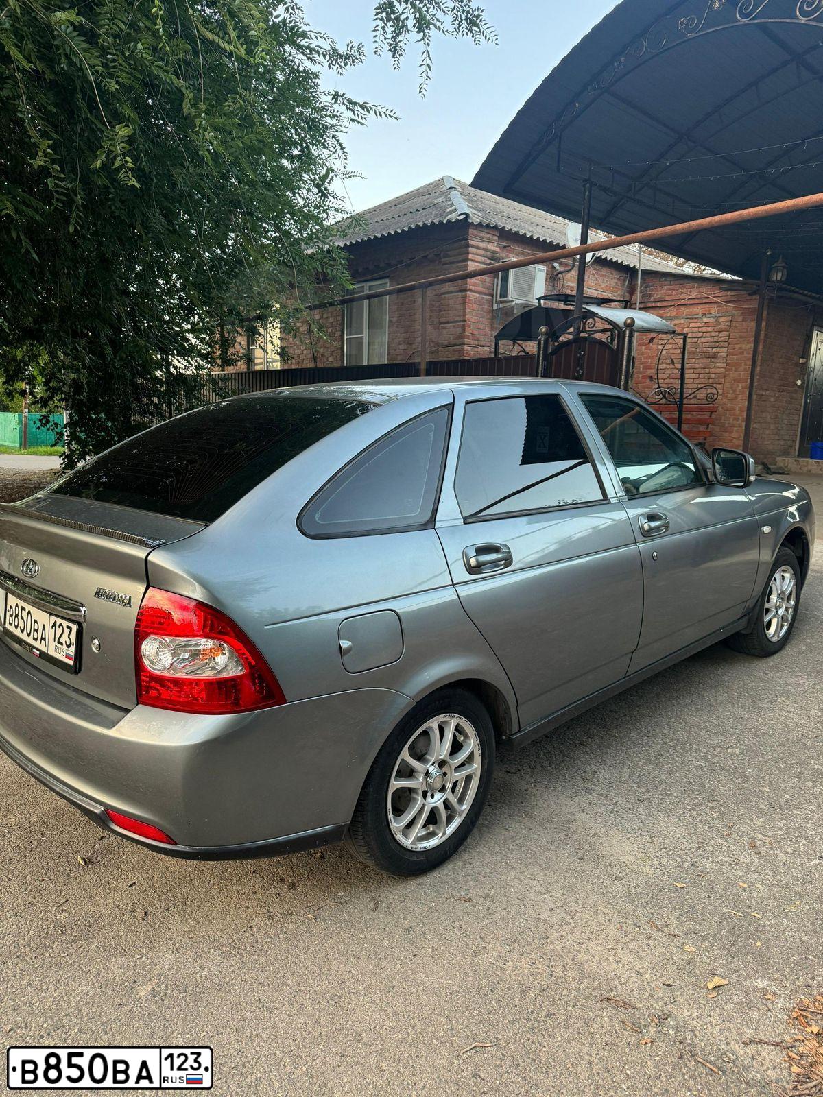 Фото автомобиля LADA PRIORA, 2011 — госномер Р251ТМ126. Цвет: СРЕДНИЙ СЕРО-ЗЕЛЕНЫЙ МЕТАЛЛ