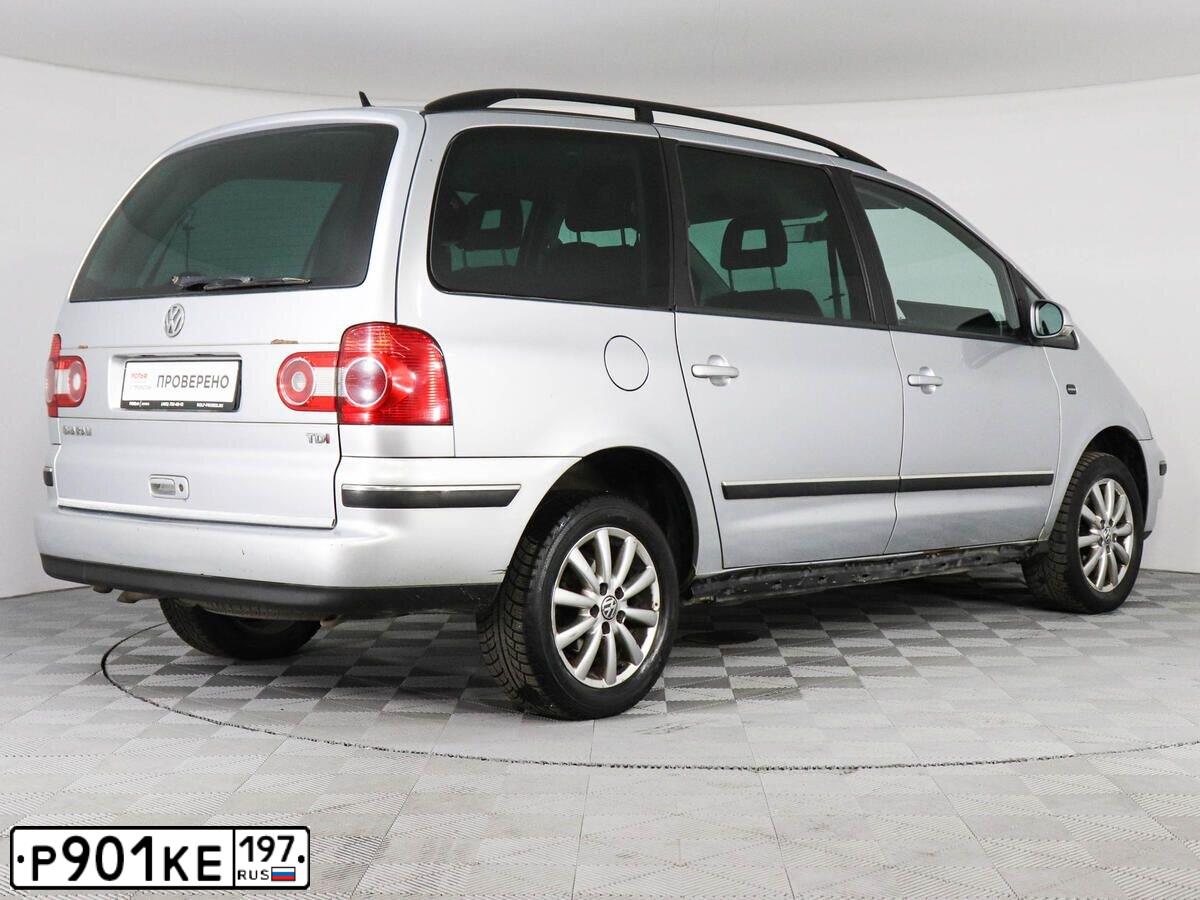 Фото автомобиля ФОЛЬКСВАГЕН ШАРАН, 2006 — госномер Т332АН250. Цвет: СЕРЫЙ СВЕТЛЫЙ