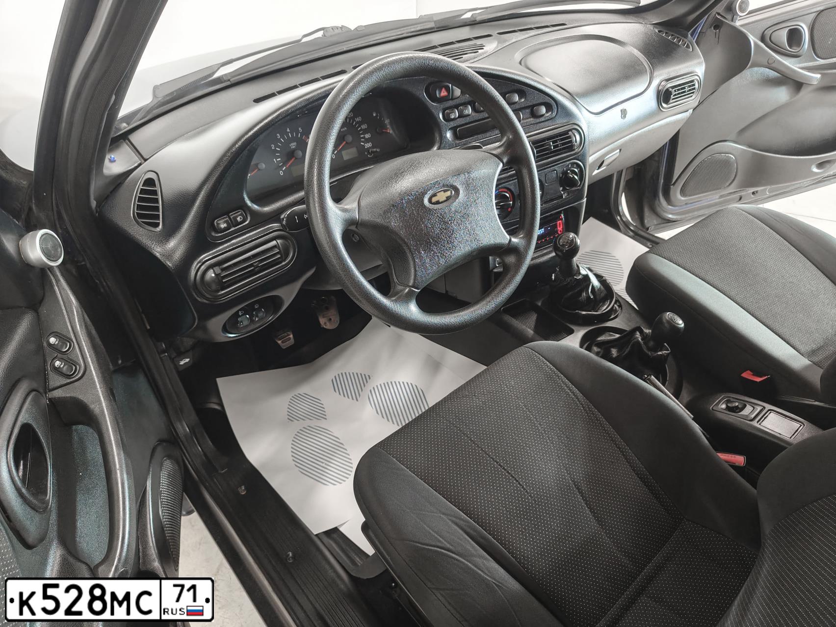 Фото автомобиля CHEVROLET NIVA NIVA, 2007 — госномер Х294ВХ71. Цвет: ТЕМНО-СИНИЙ МЕТАЛЛИК