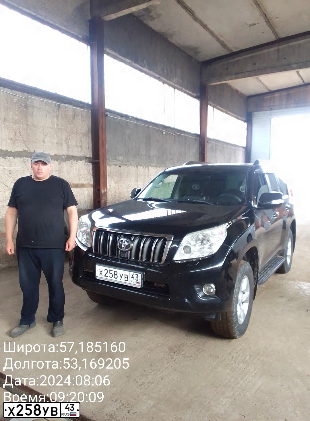 Фото автомобиля TOYOTA LANDCRUISER, 2011 — госномер Х258УВ43. Цвет: ЧЕРНЫЙ