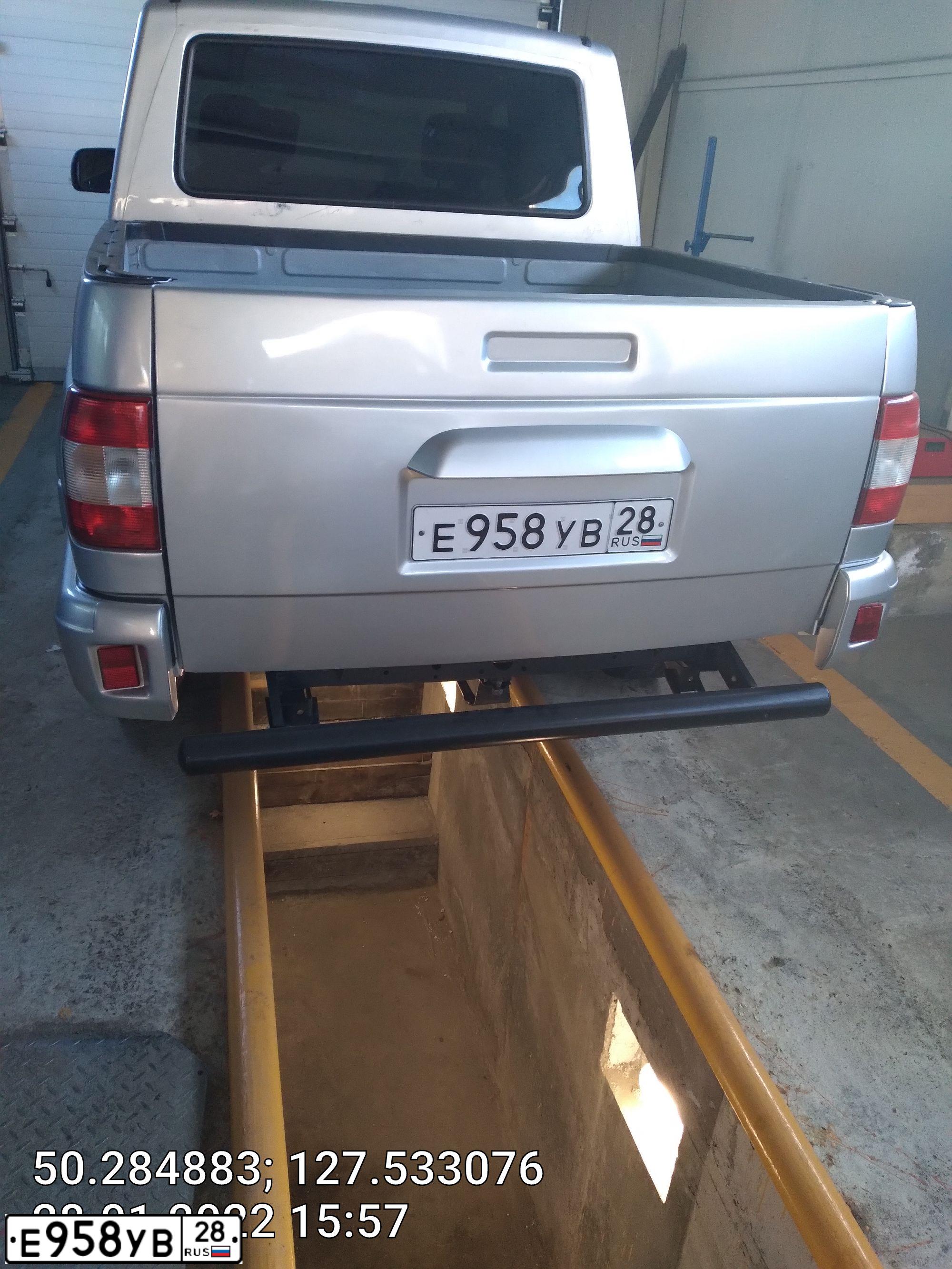 Фото автомобиля UAZ 2363 PICKUP, 2018 — госномер Х764МХ14. Цвет: СЕРЕБРИСТЫЙ МЕТАЛЛИК