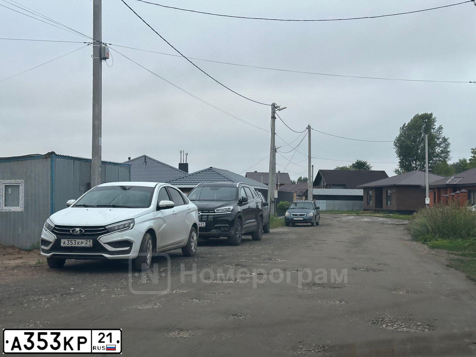 Фото автомобиля LADA VESTA, 2018 — госномер А353КР21. Цвет: СЕРЫЙ