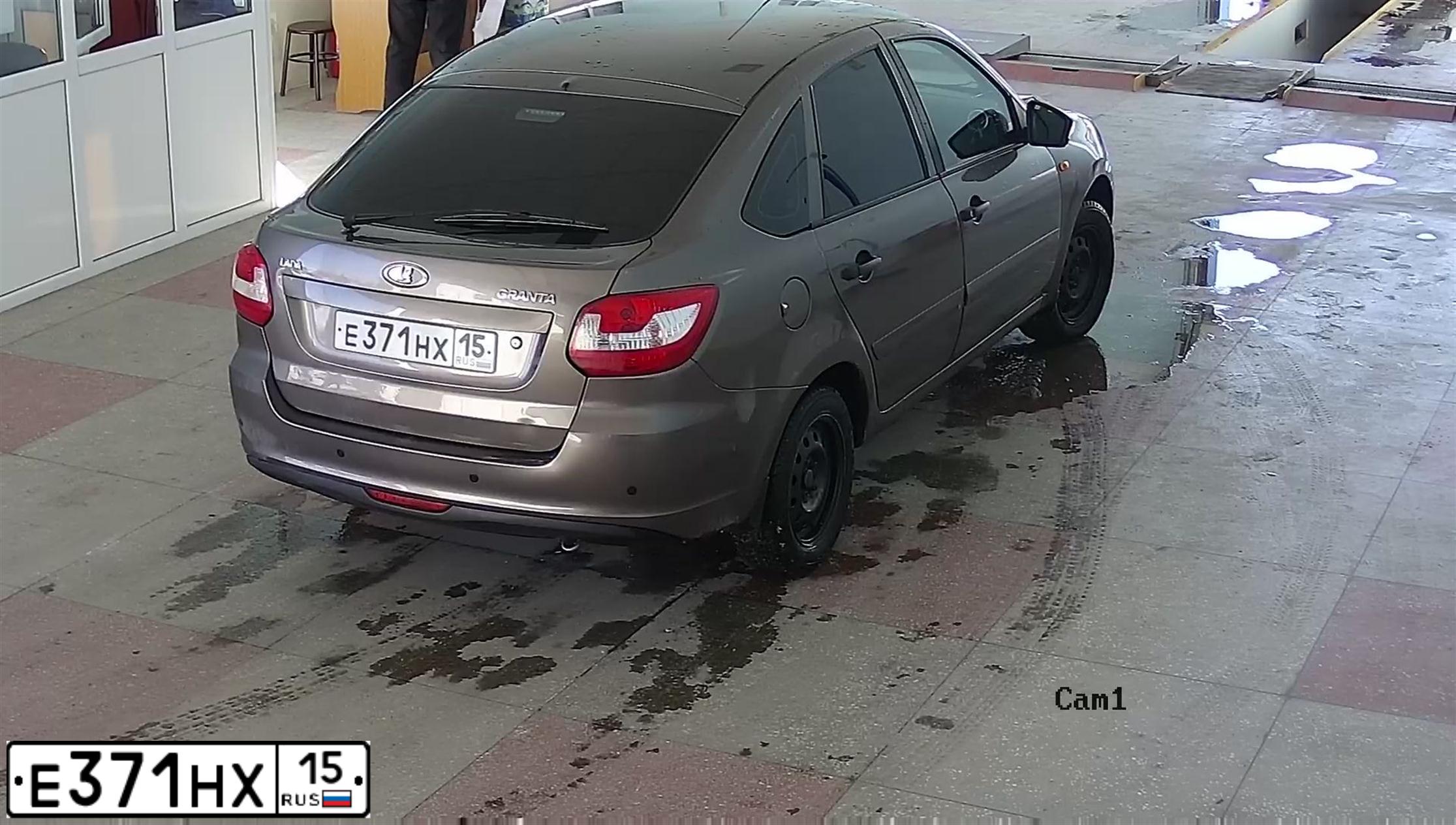 Фото автомобиля LADA 2191 GRANTA, 2018 — госномер Е371НХ15. Цвет: Золотисто-коричневый