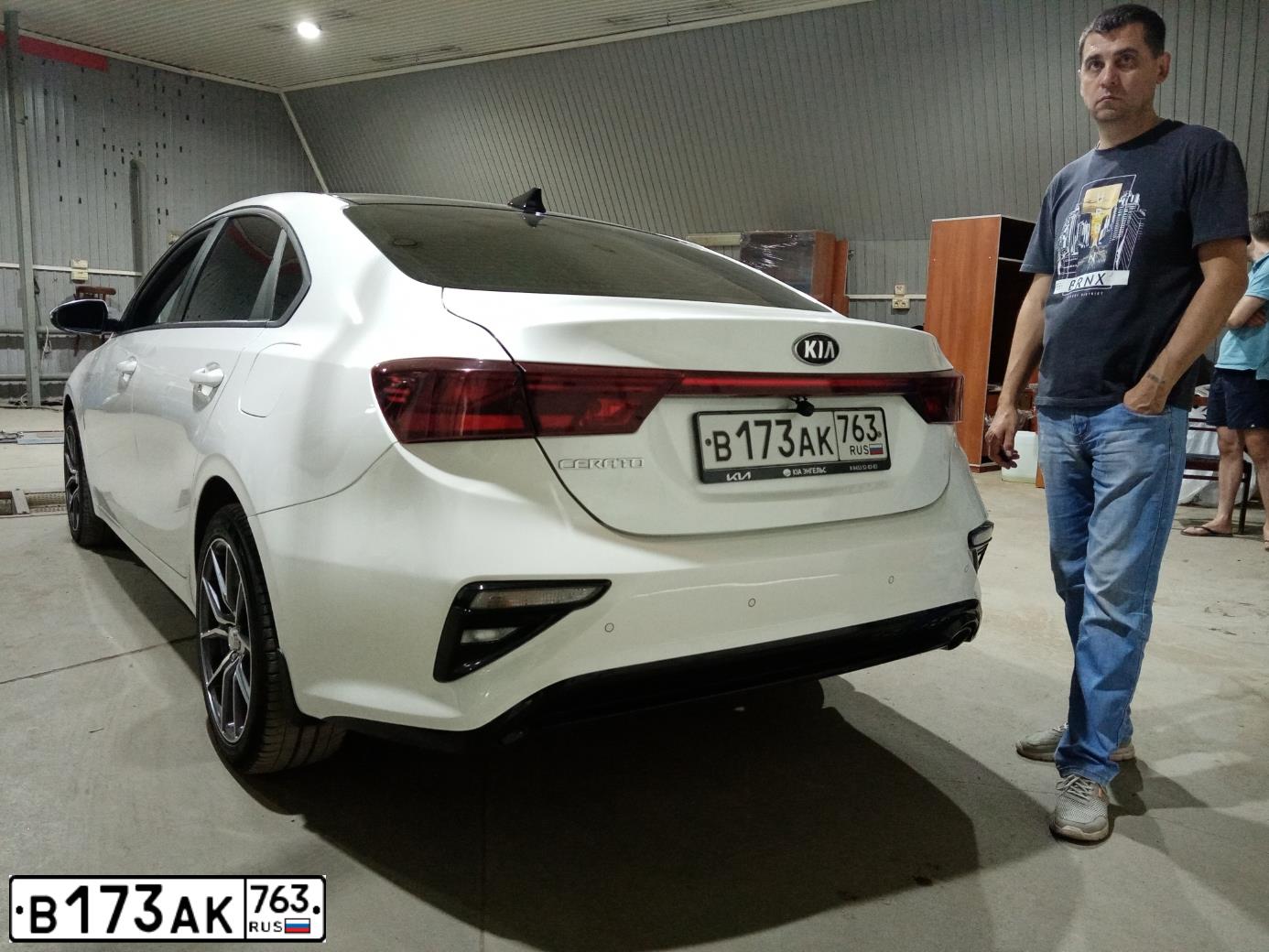Фото автомобиля KIA CERATO, 2019 — госномер К470УО763. Цвет: Белый