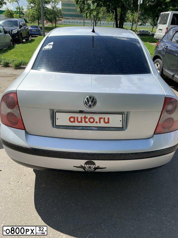 Фото автомобиля VOLKSWAGEN PASSAT, 2002 — госномер О800РХ32. Цвет: Серебристый