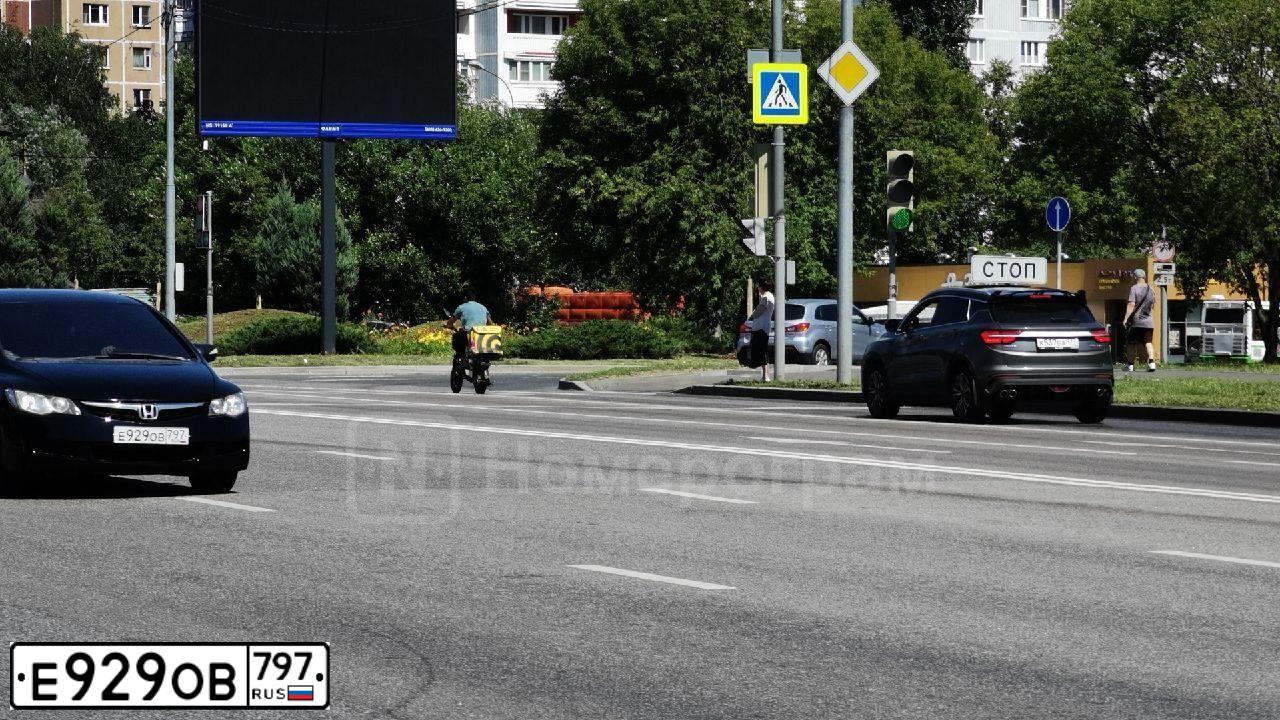 Фото автомобиля HONDA CIVIC, 2006 — госномер Т142ВХ550. Цвет: ЧЕРНЫЙ