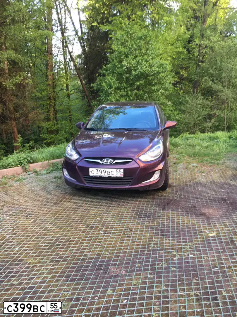 Фото автомобиля HYUNDAI SOLARIS, 2012 — госномер С598ХВ174. Цвет: ФИОЛЕТОВЫЙ