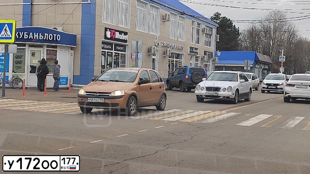 Фото автомобиля DAEWOO O LANOS, 1998 — госномер С895ЕВ198. Цвет: Красный