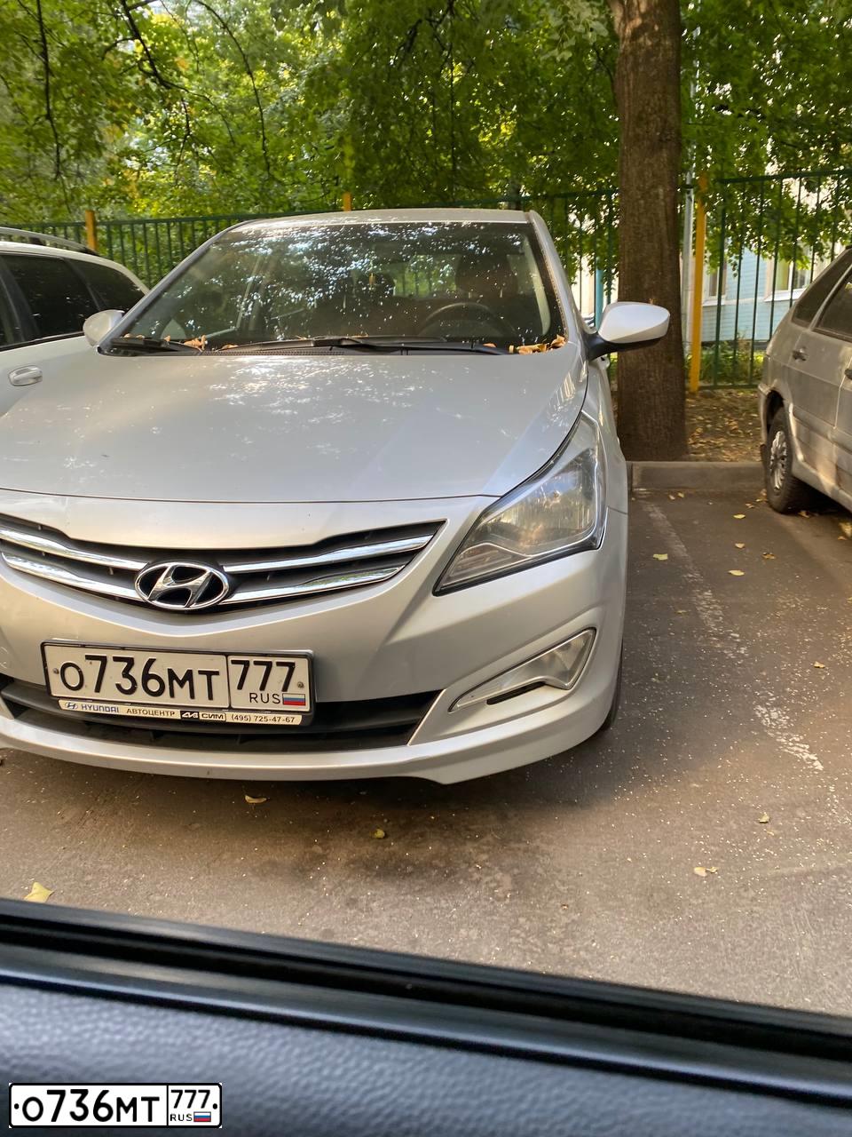 Фото автомобиля HYUNDAI SOLARIS, 2014 — госномер У385РЕ116. Цвет: СЕРЕБРИСТЫЙ