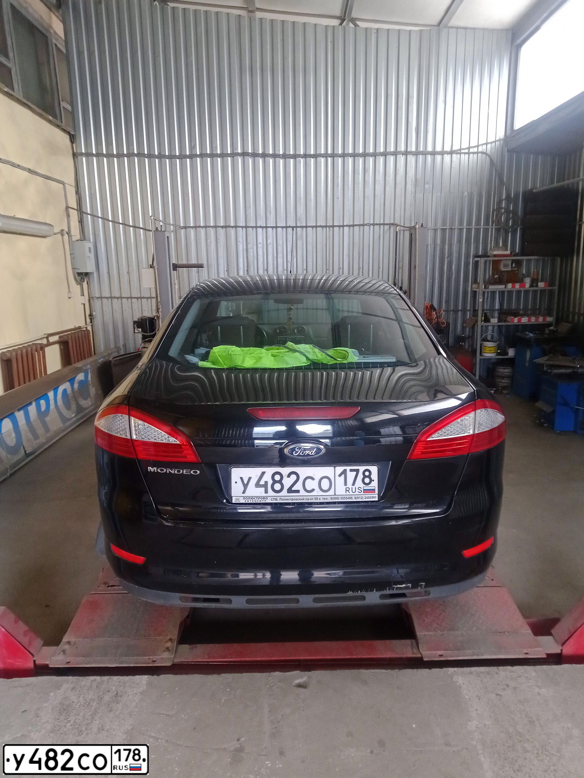 Фото автомобиля FORD MONDEO, 2010 — госномер У482СО178. Цвет: ЧЕРНЫЙ