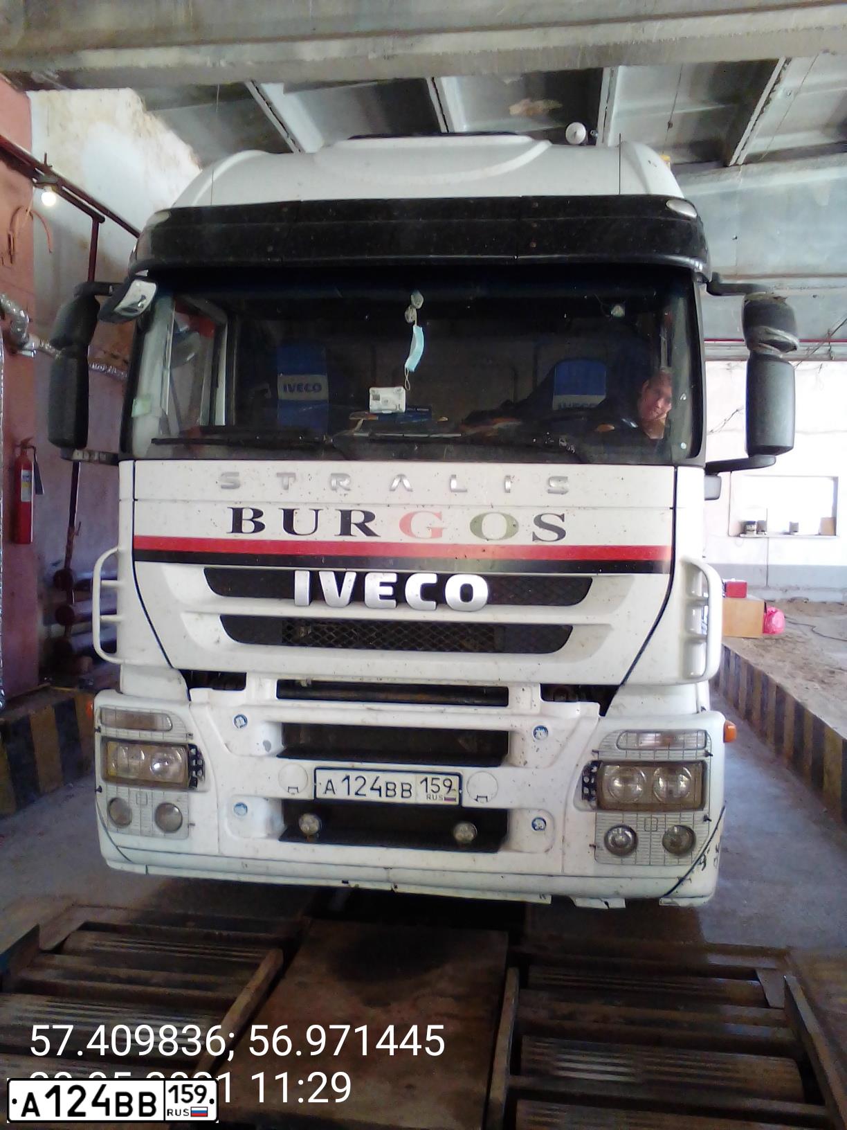 Фото автомобиля IVECO STRALIS, 2008 — госномер А214ВВ159. Цвет: БЕЛЫЙ
