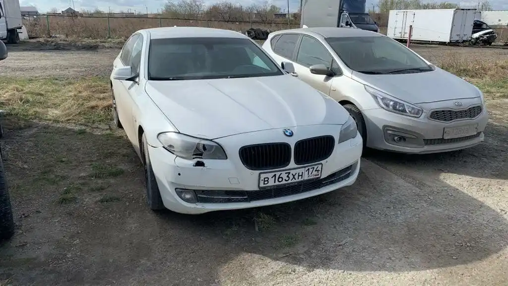 Фото автомобиля BMW W SERIE 5, 2011 — госномер Р880РР116. Цвет: Белый