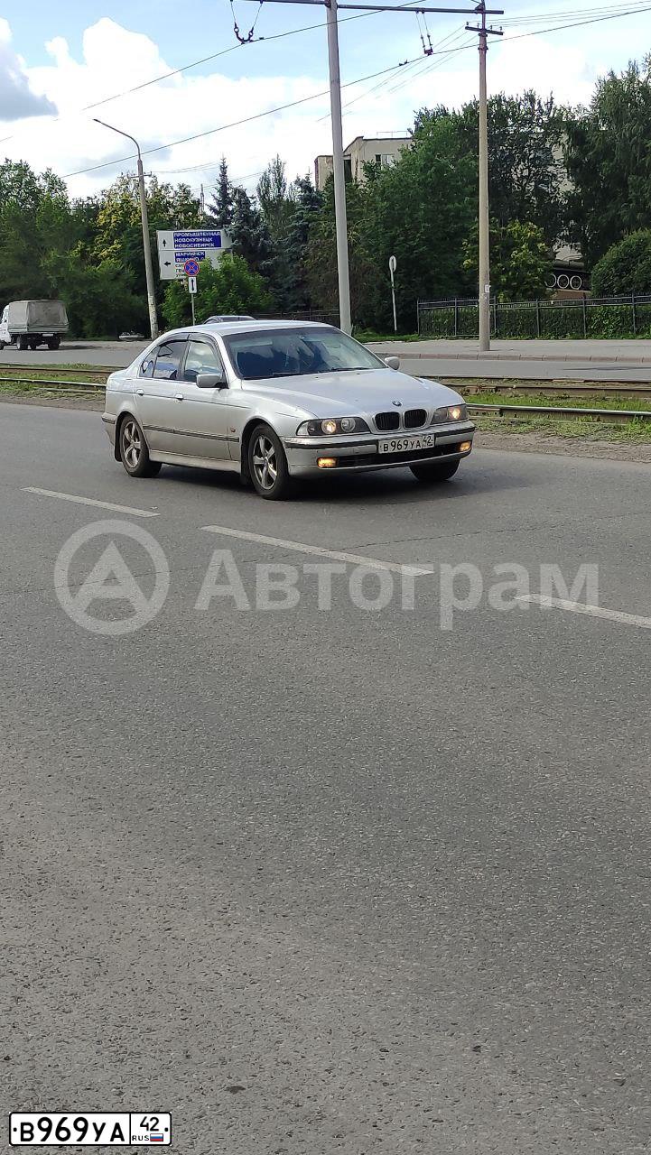 Фото автомобиля BMW SERIE 5, 1998 — госномер В969УА42. Цвет: СЕРЕБРИСТЫЙ