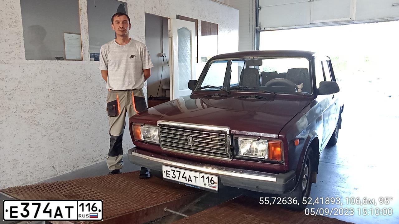 Фото автомобиля LADA 2107, 2007 — госномер Е374АТ116. Цвет: ТЕМНО-ВИШНЕВЫЙ