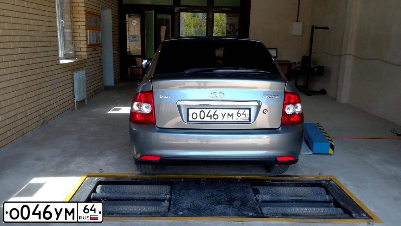 Фото автомобиля LADA 2109 SAMARA, 2000 — госномер О046УМ64. Цвет: СЕРЕБРИСТЫЙ ЯРКО-СИНИЙ