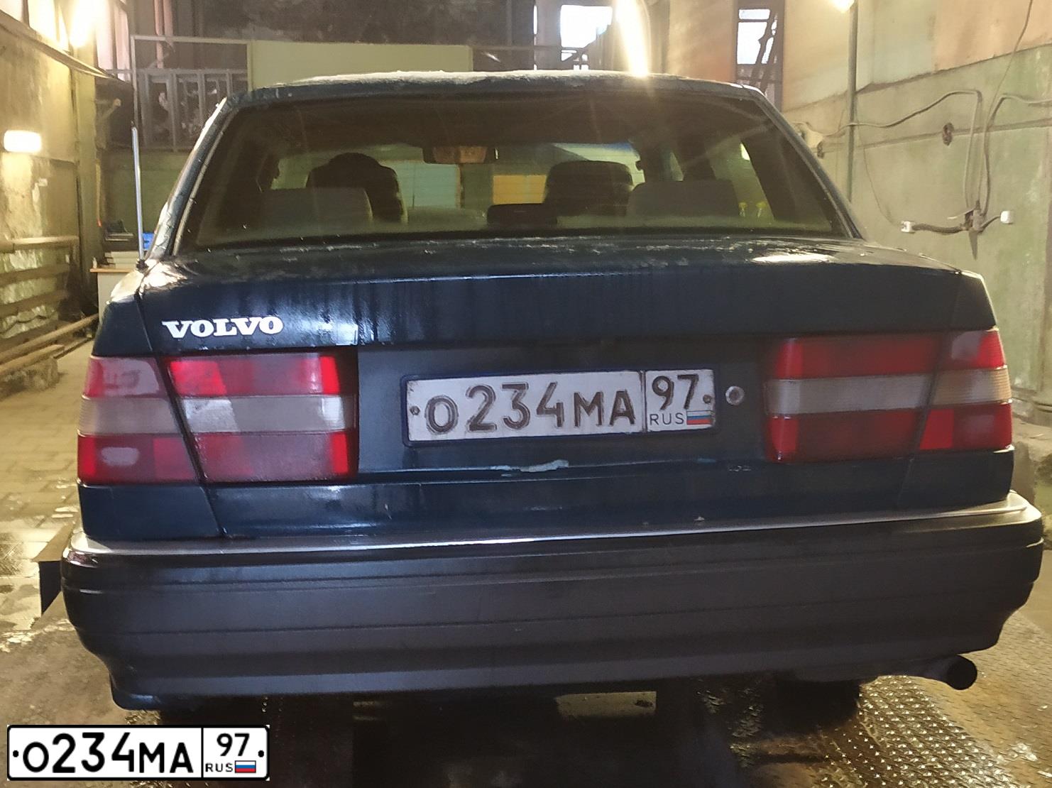 Фото автомобиля VOLVO 900-SERIE, 1995 — госномер О234МА97. Цвет: ТЕМНО-СИНИЙ