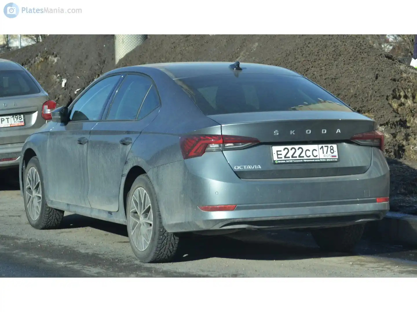 Фото автомобиля KIA SORENTO, 2011 — госномер Р393ОС198. Цвет: бронзовый