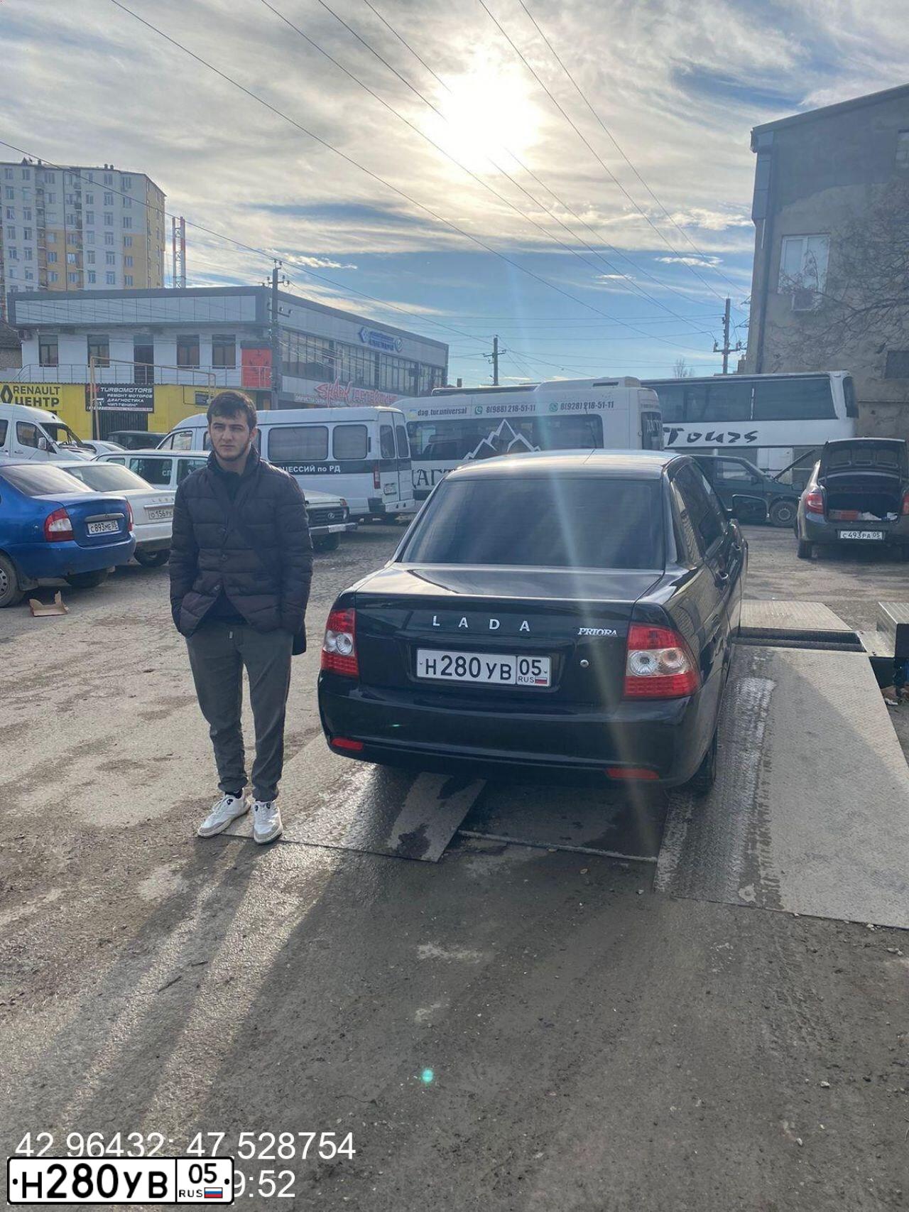 Фото автомобиля LADA 2170 PRIORA, 2016 — госномер Н280УВ05. Цвет: ЧЕРНЫЙ