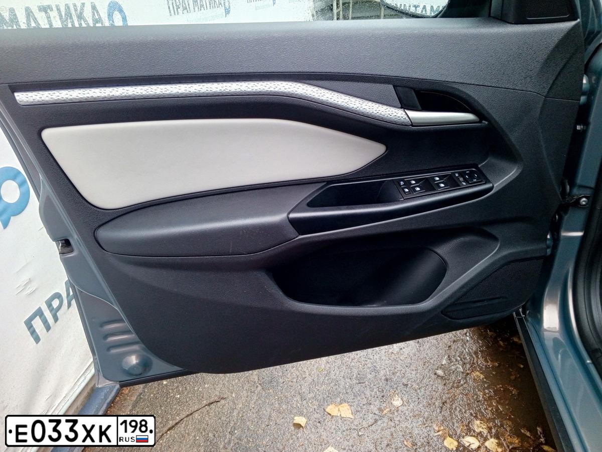 Фото автомобиля LADA VESTA, 2020 — госномер Е033ХК198. Цвет: СЕРЫЙ